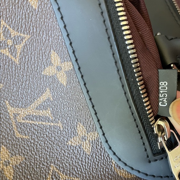 Louis Vuitton Briefcase - Picture 15 of 16